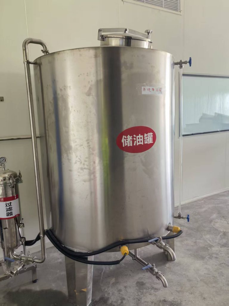 Stainless coconut water storage tank (768x1024)